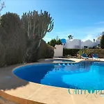 度假居 Shangrilla Con Piscina Comunitaria 卡尔佩