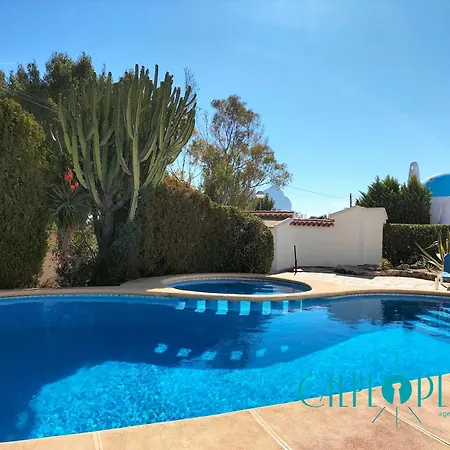 Shangrilla Con Piscina Comunitaria Calp